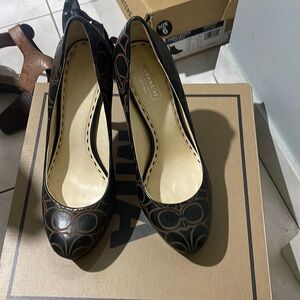 Coach size 7 shoes